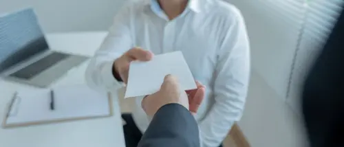 transparence-salariale-le-gouvernement-veut-limiter-les-comparaisons-de-remuneration-aux-groupes-d-au-moins-10-salaries.jpg