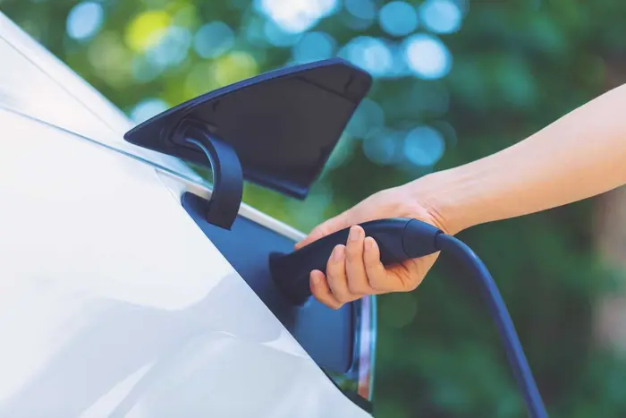 Véhicule électrique : Rappel des répercussions en paie