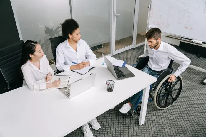 nouvelle-loi-sur-le-handicap-en-2025-pour-le-moment-place-aux-consultations.jpg